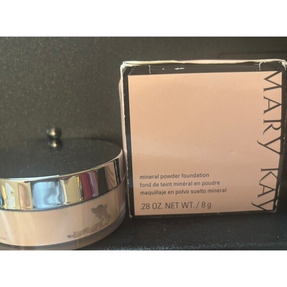 Mary Kay Mineral Powder Foundation Ivory 0.5 Discontinued .28 OZ / 8 g NEW - Picture 1 of 2